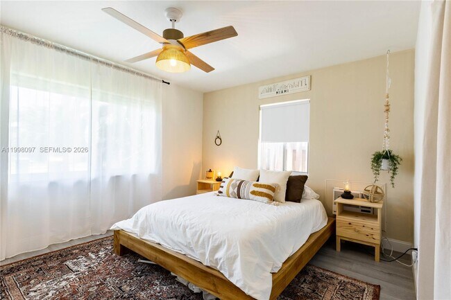 Building Photo - 20 SE 13th Terrace