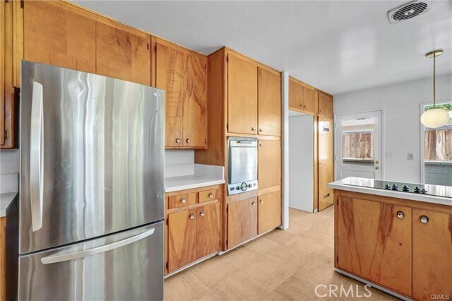 Building Photo - 2420 Marwick Ave