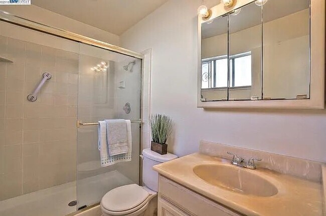 Building Photo - 36264 Brighton Ct
