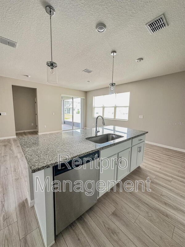 Building Photo - 9409 Baraboo Way