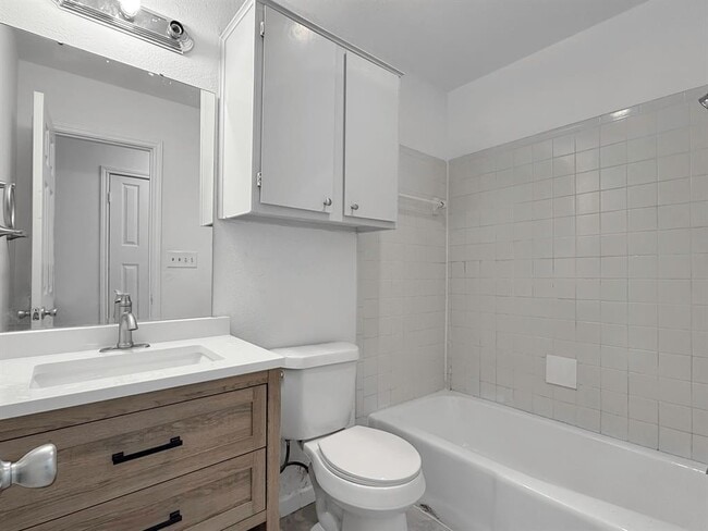 Building Photo - 403 Fantail Loop