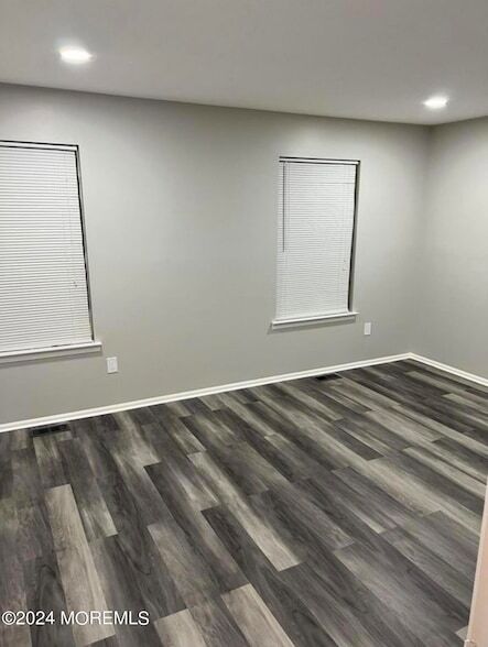 Building Photo - 254 Bromley Pl