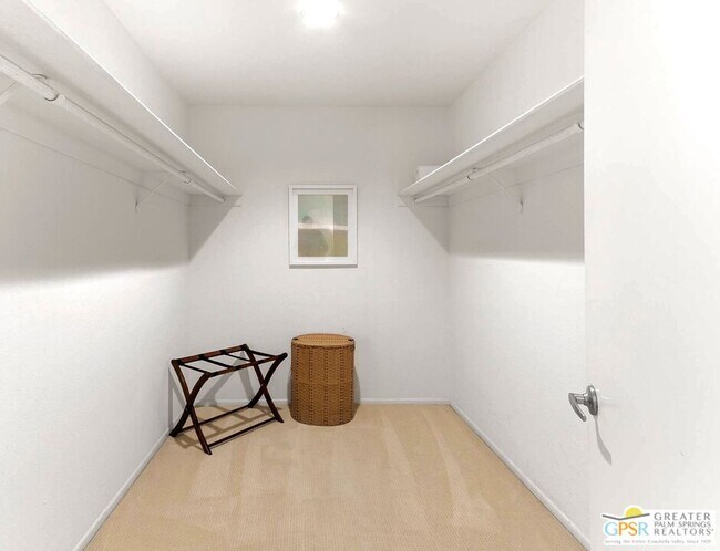 Building Photo - 2985 E Avery Dr