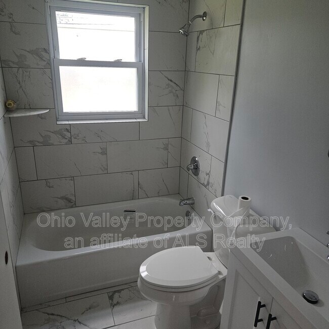 Building Photo - 2915 Abigail Dr