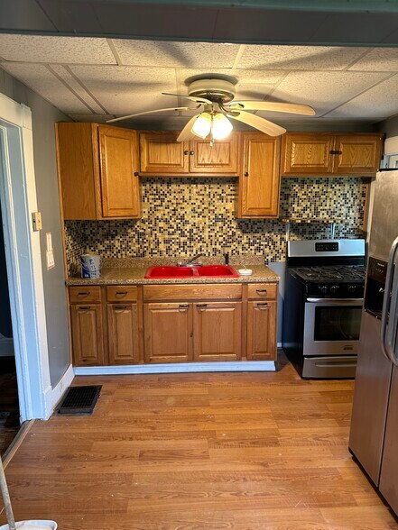 Building Photo - 1127 Wallis Ave