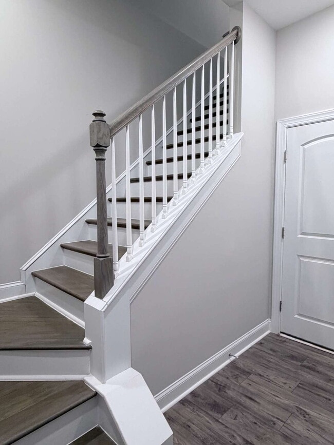 Building Photo - Spacious Townhome in The Springs of North Asheville