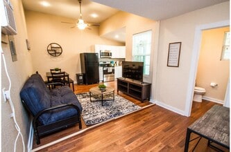 Building Photo - 121 Douglas Way St