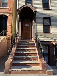 Building Photo - 220 Bay St