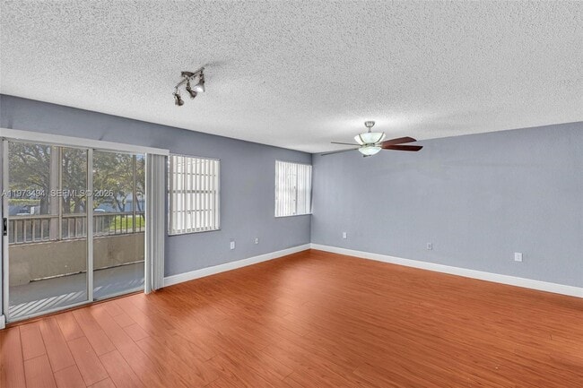 Building Photo - 2810 N Oakland Forest Dr