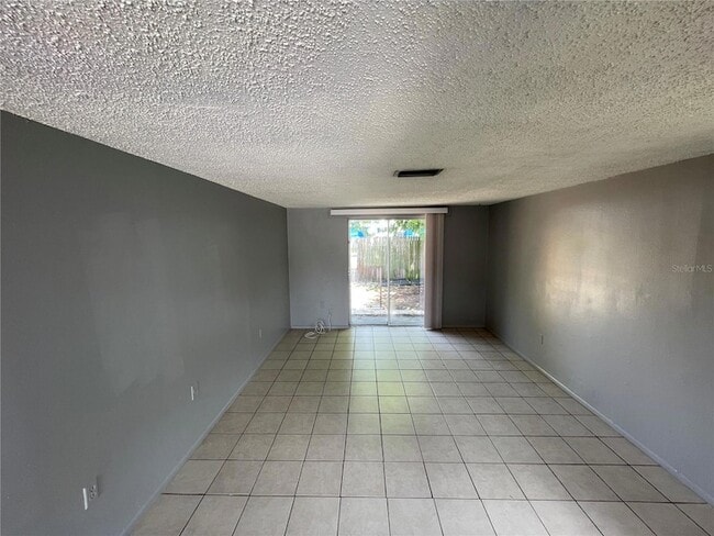 Building Photo - 4136 Shoreline Dr