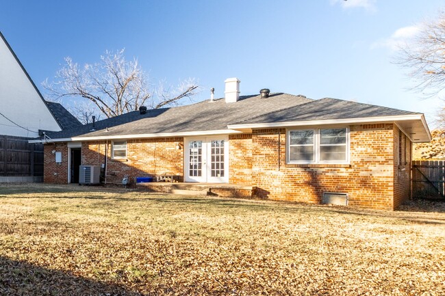 Building Photo - Beautiful Home Near Nichols Hills FOR RENT