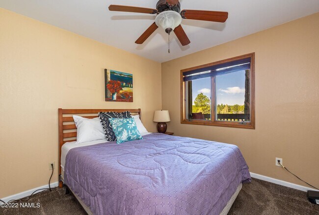 Building Photo - 2605 N Pinon Ridge Dr