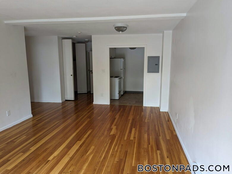 Building Photo - 525 Highland Ave