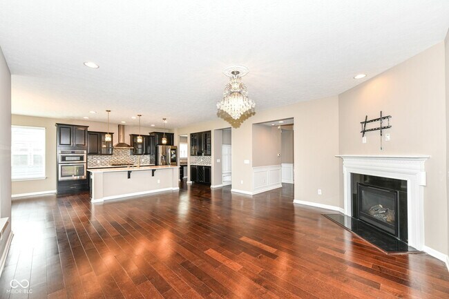 Building Photo - 14080 Knightstown Dr W