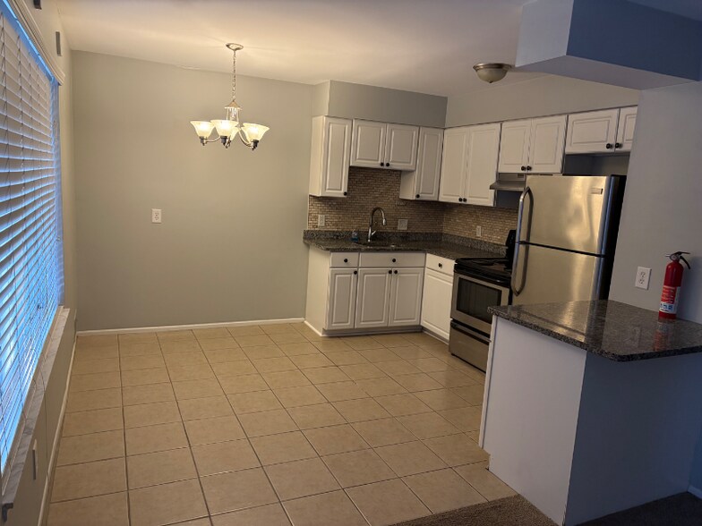 Building Photo - 19815 E 14 Mile Rd