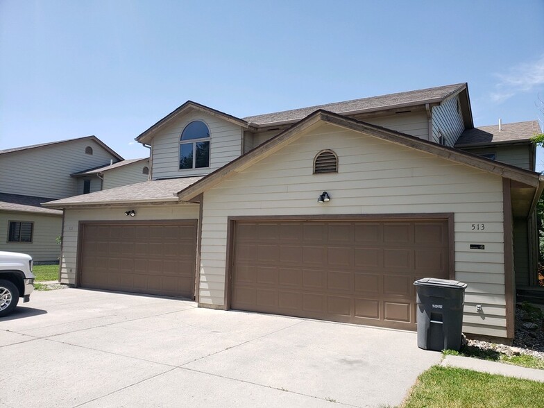 Building Photo - 513 N 19th Ave