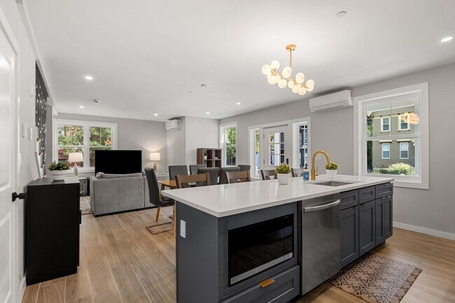 Building Photo - 59 Perrin St