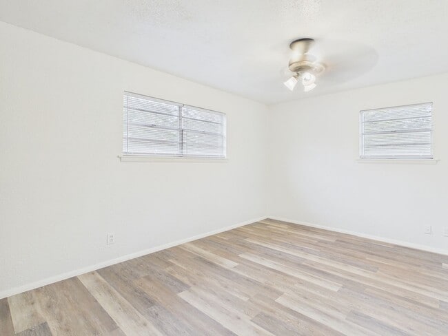 Building Photo - 3319 Teckla Blvd