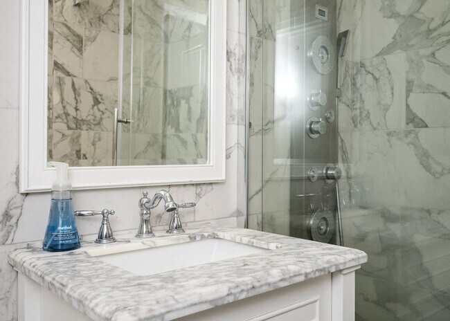 Building Photo - 215 Piedmont Ave NE