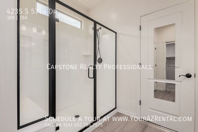 Building Photo - 4235 S 57th Dr