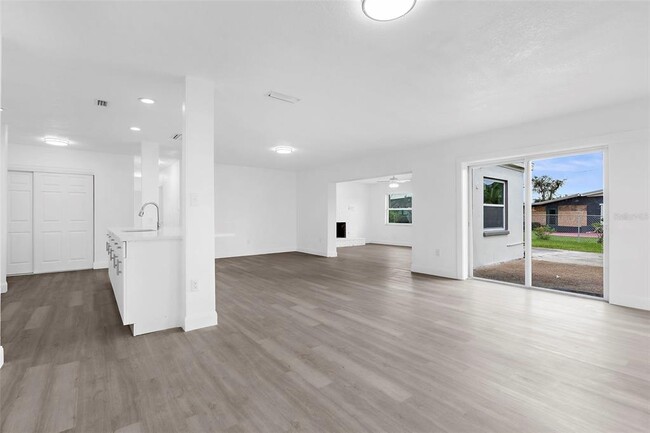 Building Photo - 21530 Glendale Ave