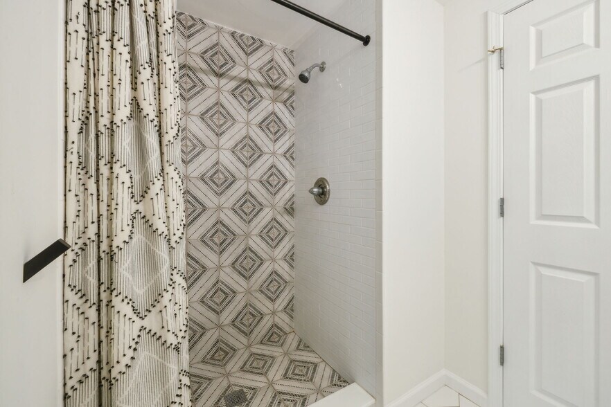 Building Photo - 4106 Leeward Pt