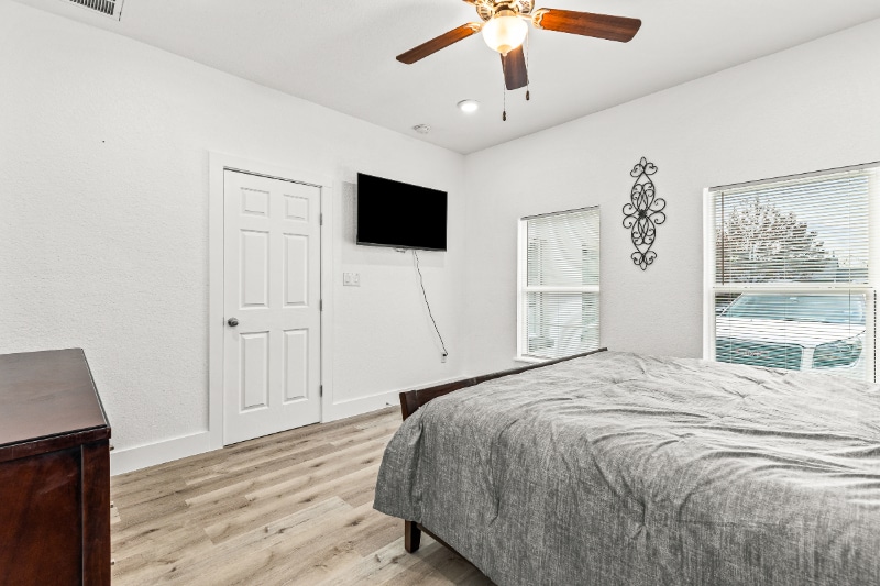 Building Photo - 911 W Wildwood Dr