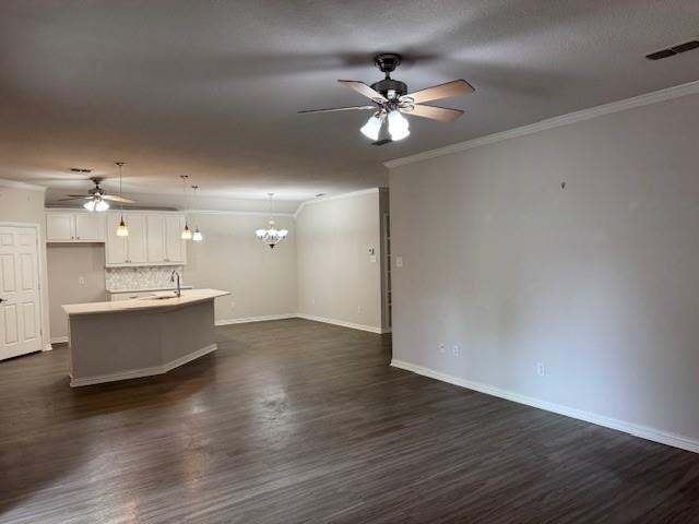 Building Photo - 106 Royal Crest Ct