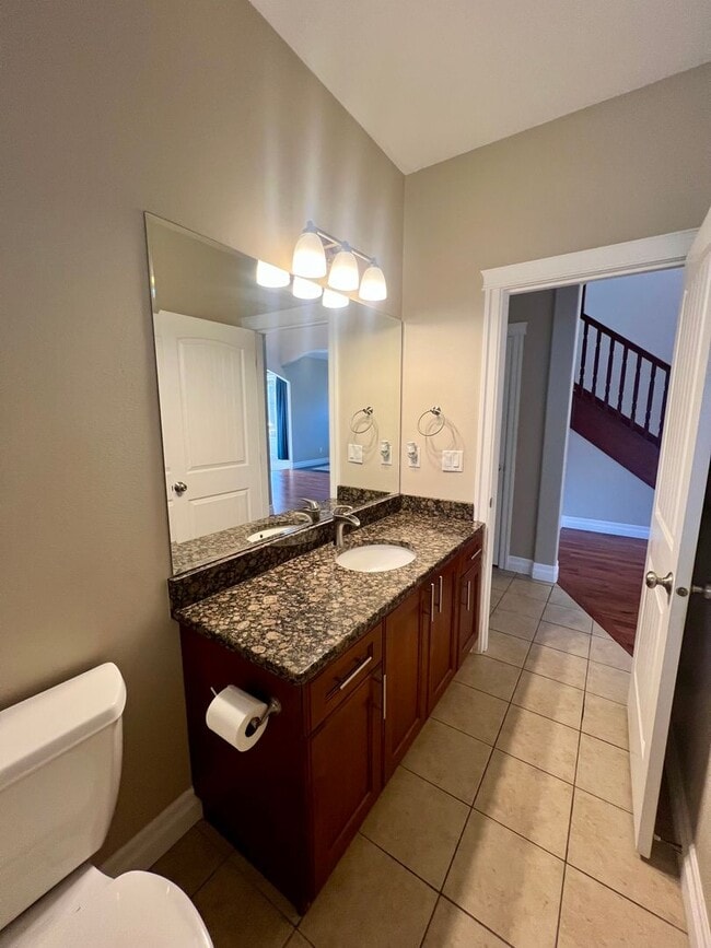 Building Photo - Beautiful 3 Bedroom in Private Community!