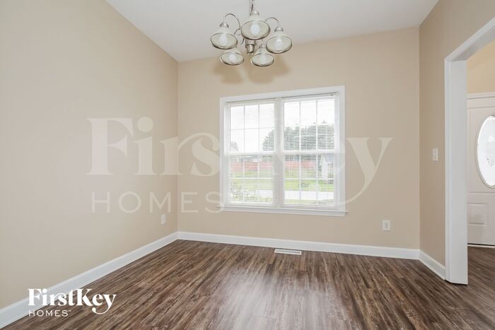 Building Photo - 208 Water Mill Rd