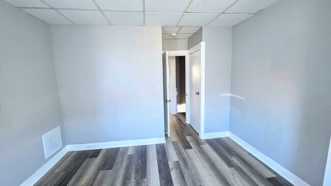 Building Photo - Beautiful Two Bedroom, Plus a Pass Through...