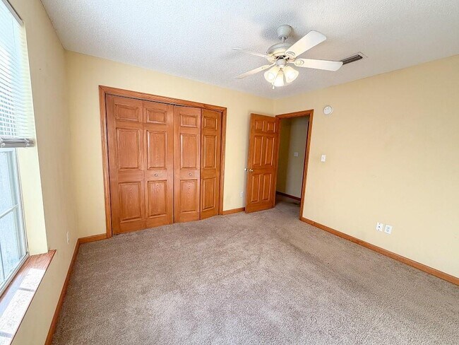 Building Photo - 2544 Oakmont Ct