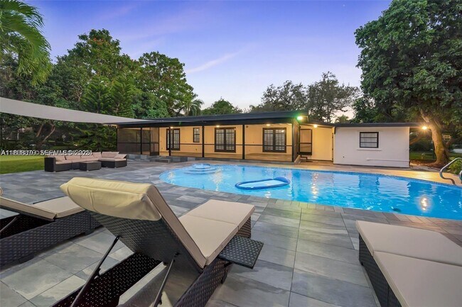 Building Photo - 7335 SW 104th St