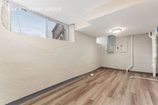 Building Photo - 1359-1365 Summit Street-1363 Summit Street