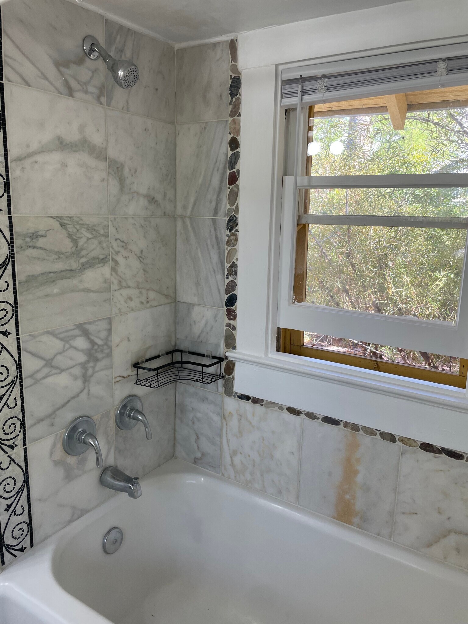 Bathtub w/ window - 333 E 15th St