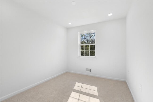 Building Photo - 239 Nottoway St SE