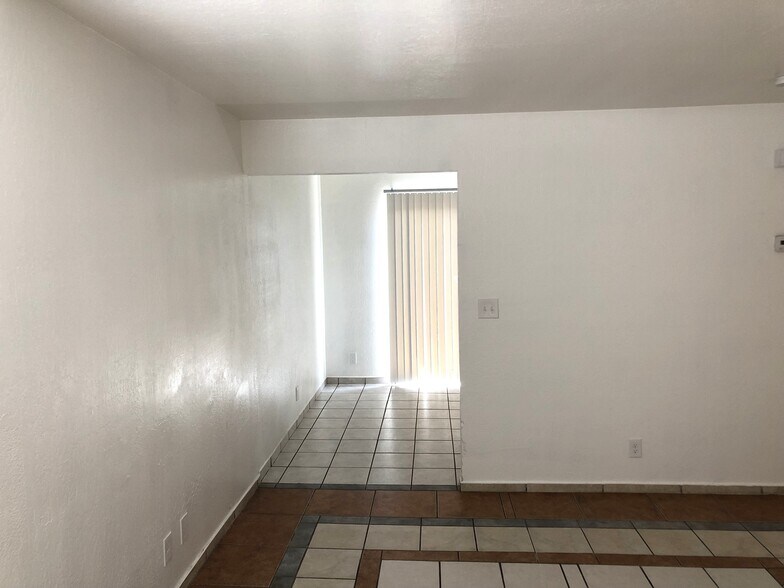 Building Photo - 2335 Daley St