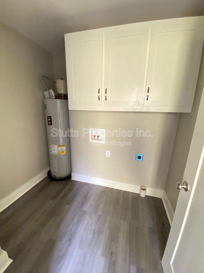 Building Photo - 213 Virginia Ave