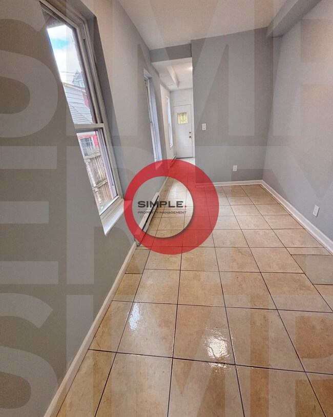 Building Photo - 113 W Elm St