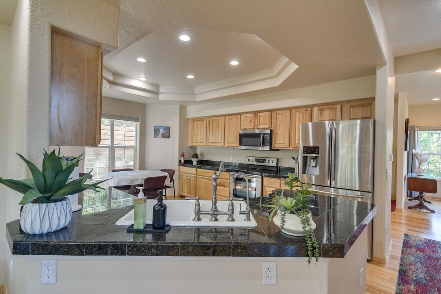 Building Photo - 11770 Leavenworth Dr