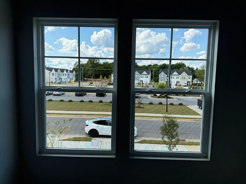 Building Photo - 182 Golden Arms Dr