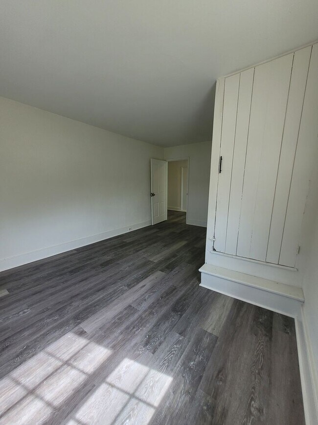 Building Photo - 846 Chestnut St