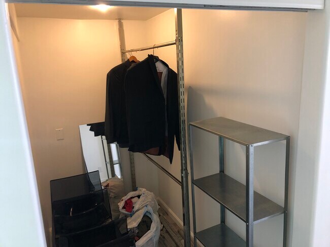 WALK IN CLOSET - 2418 Loma Vista Pl