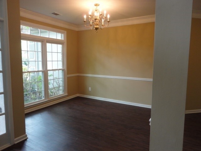Building Photo - 1034 Chesterfield Place NW