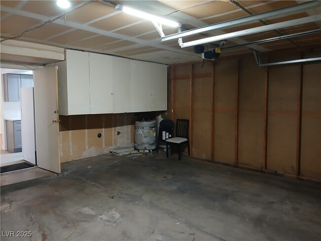 Building Photo - 211 Brookside Ln