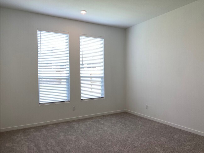 Building Photo - 4523 Sunny Hazel Ln