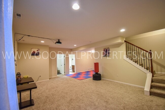 Building Photo - 5 Bedroom Home with Fenced Yard, and 3 Car Garage in Waukee
