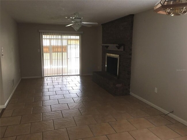 Building Photo - 210 SE 53rd Ct