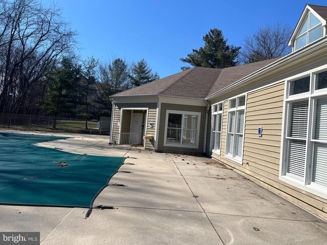 Building Photo - 625 Admiral Dr