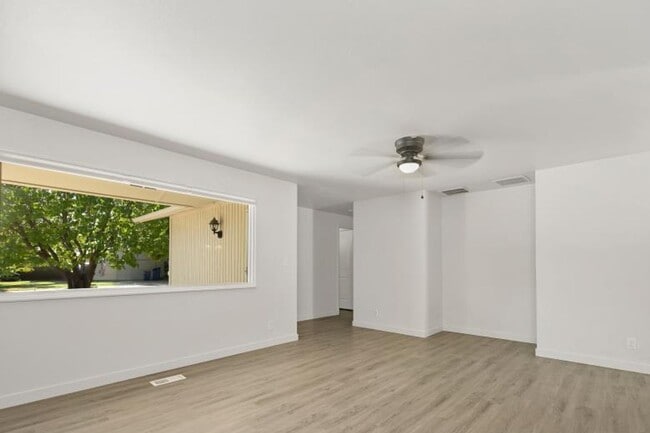Building Photo - 3 Bedroom home in Eagle with ADU _ Pets We...